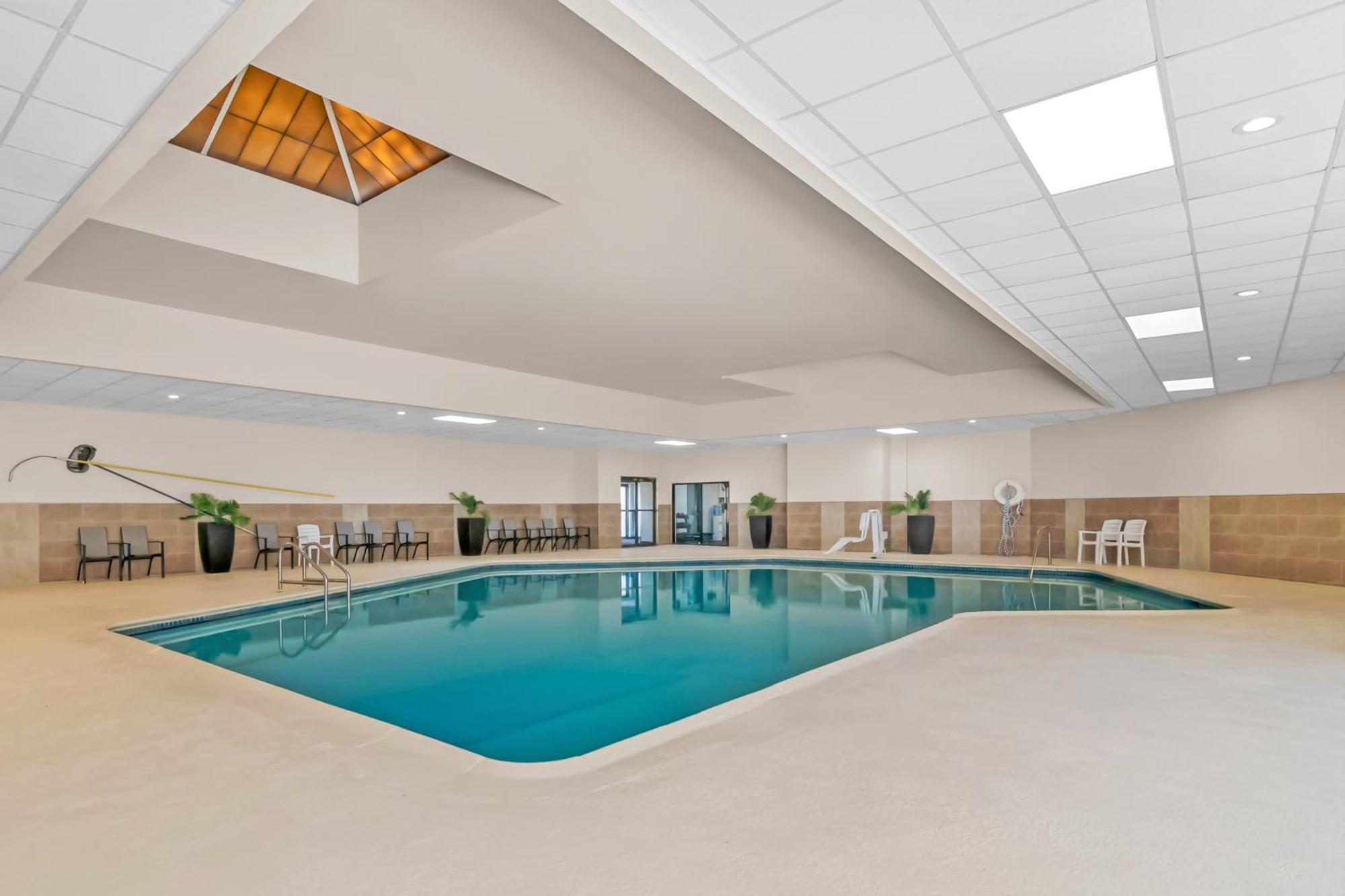 Clarion Inn North Haven Экстерьер фото